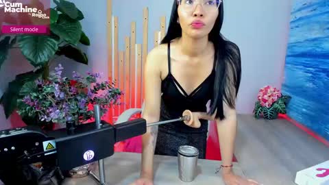 Lucy Liiu online show from September 9, 2025, 12:59 pm