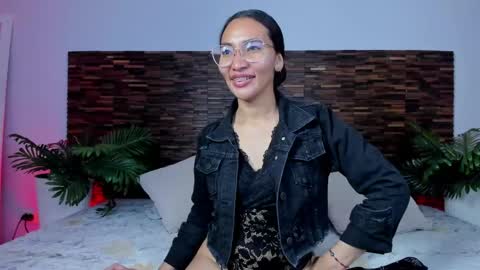 Lucy Liiu online show from April 28, 2026, 8:47 pm