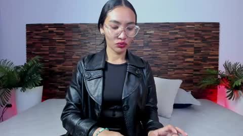 Snapshot of lucyy_liiu chatting on May 8, 2026, 8:25 pm Lucy Liiu online show from May 8, 2026, 8:25 pm