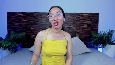 Snapshot of lucyy_liiu chatting on May 25, 2026, 9:21 pm Lucy Liiu online show from May 25, 2026, 9:21 pm