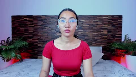 Snapshot of lucyy_liiu chatting on May 30, 2026, 9:23 pm Lucy Liiu online show from May 30, 2026, 9:23 pm
