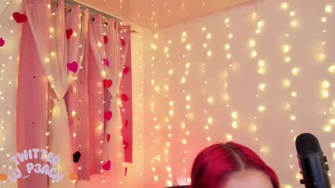 Snapshot of lucyy_peach chatting on February 18, 2025, 6:15 am LUCYY FROM HOME online show from February 18, 2025, 6:15 am