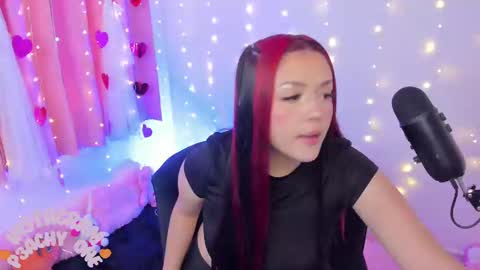 Snapshot of lucyy_peach chatting on March 8, 2025, 10:02 pm LUCYY FROM HOME online show from March 8, 2025, 10:02 pm