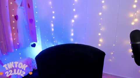 Snapshot of lucyy_peach chatting on March 10, 2025, 11:27 pm LUCYY FROM HOME online show from March 10, 2025, 11:27 pm