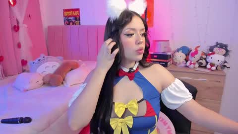 Snapshot of lucyy_peach chatting on October 12, 2025, 3:05 am LUCYY FROM HOME online show from October 12, 2025, 3:05 am