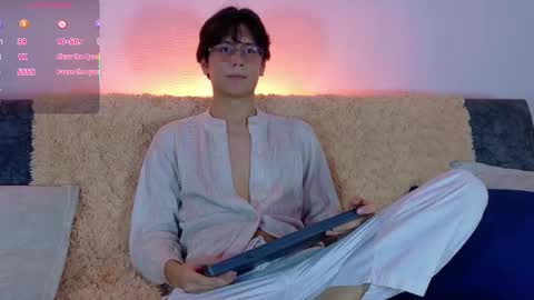 Lui online show from February 22, 2026, 4:02 am