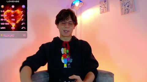 Lui online show from March 19, 2026, 4:16 am