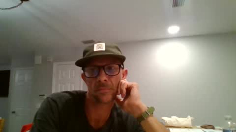 Snapshot of luiggii0904 chatting on April 11, 2026, 1:43 am luiggii0904 online show from April 11, 2026, 1:43 am