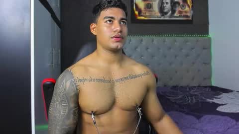 Luigi Independent model online show from November 11, 2025, 2:44 am