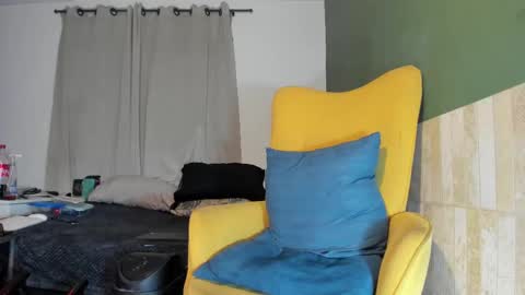 Snapshot of luis_as chatting on February 21, 2025, 2:38 pm Luis AS online show from February 21, 2025, 2:38 pm