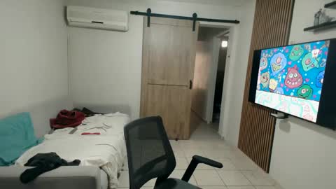 Snapshot of luis_flr chatting on September 21, 2025, 10:33 pm luis_flr online show from September 21, 2025, 10:33 pm