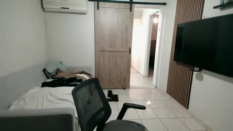 Snapshot of luis_flr chatting on October 1, 2025, 5:41 pm luis_flr online show from October 1, 2025, 5:41 pm