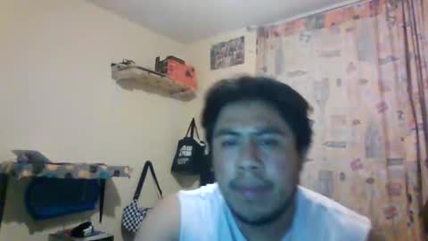 luis_garcia1202 online show from April 17, 2026, 5:32 am