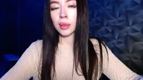 luisa lovedom online show from April 3, 2026, 6:06 pm