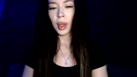 luisa lovedom online show from June 12, 2026, 7:57 pm