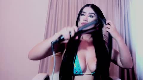 Snapshot of luisaa_diaz_ chatting on April 8, 2026, 10:10 pm Luisa Diaz online show from April 8, 2026, 10:10 pm