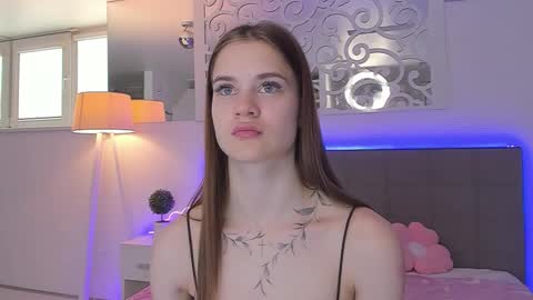 Snapshot of luisaclover chatting on May 18, 2026, 11:05 am LuisaClover online show from May 18, 2026, 11:05 am