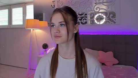 Snapshot of luisaclover chatting on May 23, 2026, 1:15 pm LuisaClover online show from May 23, 2026, 1:15 pm