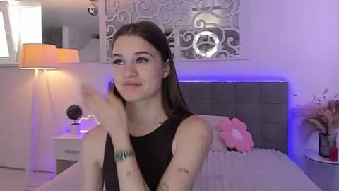 LuisaClover online show from June 26, 2026, 12:20 pm