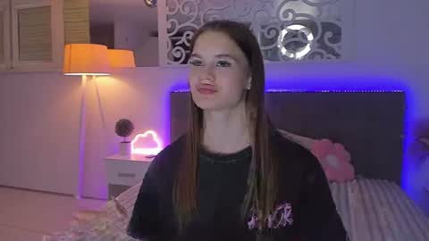 LuisaClover online show from July 5, 2026, 12:28 am