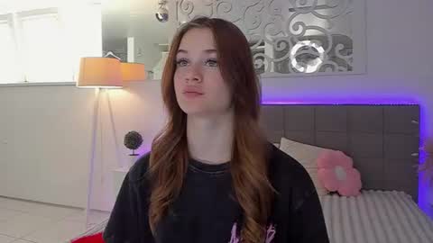 LuisaClover online show from July 14, 2026, 5:23 am