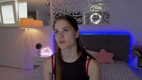 LuisaClover online show from July 28, 2026, 12:23 pm