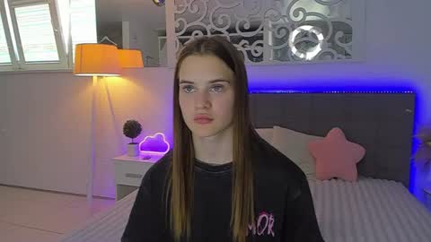 LuisaClover online show from August 5, 2026, 12:08 pm