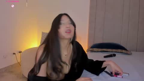Snapshot of luisah_ chatting on June 14, 2026, 2:24 am L U I S A online show from June 14, 2026, 2:24 am