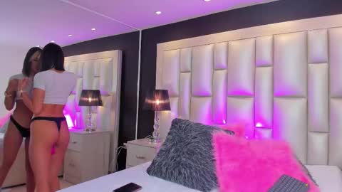 Snapshot of luisajonnes_ chatting on October 24, 2025, 4:20 am Luisa online show from October 24, 2025, 4:20 am