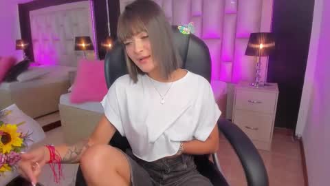 Luisa  online show from March 9, 2026, 3:49 pm