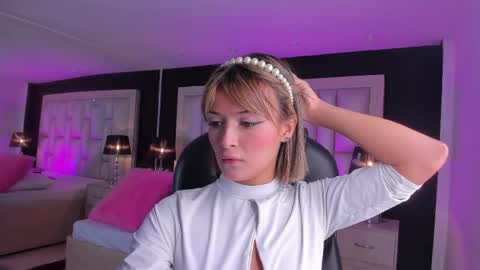 Snapshot of luisajonnes_ chatting on May 23, 2026, 3:27 pm Luisa online show from May 23, 2026, 3:27 pm