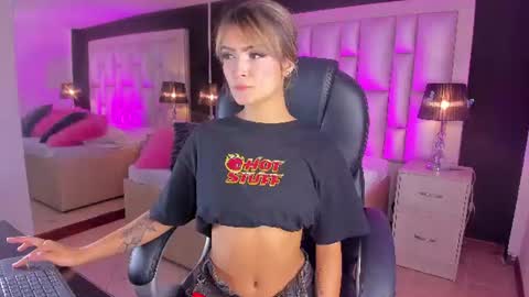 Snapshot of luisajonnes_ chatting on June 29, 2026, 3:23 pm Luisa online show from June 29, 2026, 3:23 pm