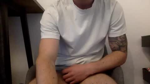 Snapshot of luisbadx chatting on May 13, 2026, 6:11 am Luis Badx online show from May 13, 2026, 6:11 am