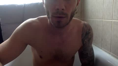 Snapshot of luisbadx chatting on July 5, 2026, 9:27 am Luis Badx online show from July 5, 2026, 9:27 am