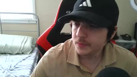 Snapshot of luisdiaztube chatting on May 7, 2026, 7:30 pm Luisdiaztube online show from May 7, 2026, 7:30 pm