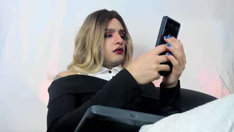 Snapshot of lukacastillo chatting on November 25, 2025, 6:30 pm Luka Castillo online show from November 25, 2025, 6:30 pm