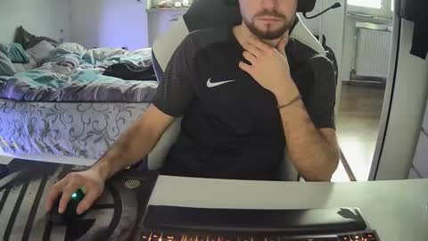 lukasschoetz online show from January 9, 2025, 10:09 am