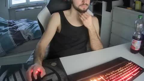 lukasschoetz online show from January 13, 2025, 2:53 pm