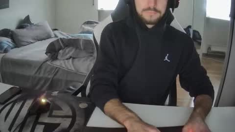 lukasschoetz online show from February 10, 2025, 12:29 pm