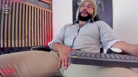 Snapshot of luke__09 chatting on March 5, 2025, 12:00 pm LUKE online show from March 5, 2025, 12:00 pm