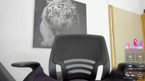 Snapshot of luke__09 chatting on September 24, 2025, 11:24 am LUKE online show from September 24, 2025, 11:24 am