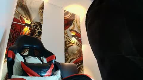 Snapshot of luke_davis01 chatting on May 13, 2026, 1:08 pm LUKE online show from May 13, 2026, 1:08 pm