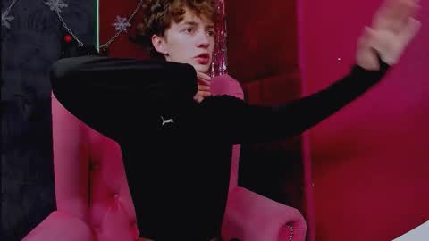 Luke online show from December 15, 2025, 11:47 am