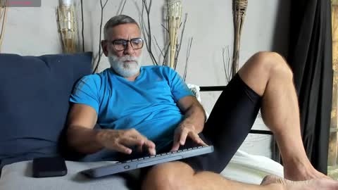 Luke Crews online show from April 28, 2026, 5:40 pm