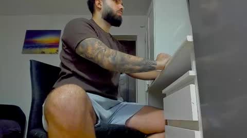 Snapshot of lukedenver chatting on November 28, 2025, 1:47 pm Luke online show from November 28, 2025, 1:47 pm