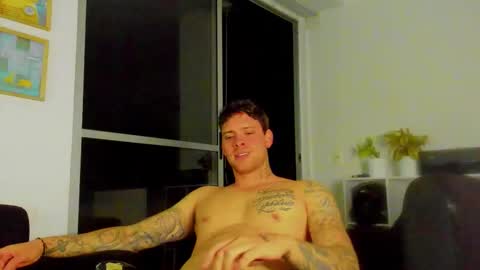 Snapshot of lukeglanton17 chatting on November 25, 2025, 5:29 am Luke online show from November 25, 2025, 5:29 am