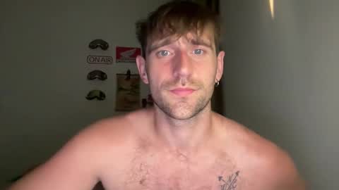 Snapshot of lukegunn22 chatting on April 9, 2026, 11:32 pm MR. Luke Gunn online show from April 9, 2026, 11:32 pm