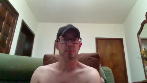 Snapshot of lukz88bigcock chatting on April 14, 2026, 1:33 am Luke online show from April 14, 2026, 1:33 am