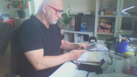 luley58 online show from May 4, 2026, 2:24 pm