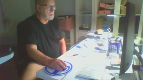 Snapshot of luley58 chatting on June 1, 2026, 2:24 am luley58 online show from June 1, 2026, 2:24 am